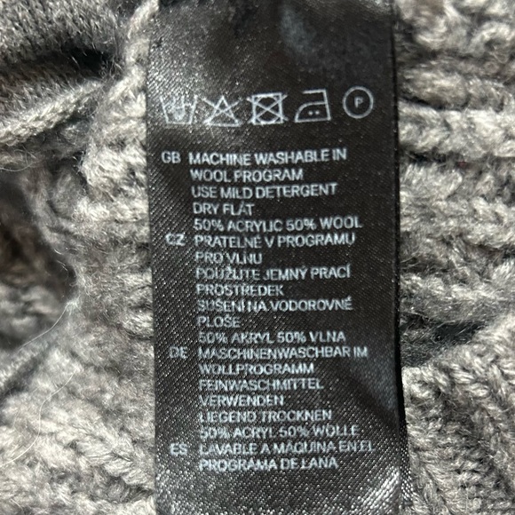 💫H&M Longsleeves Women’s Zipper-Down Wool Vest - Picture 8 of 11